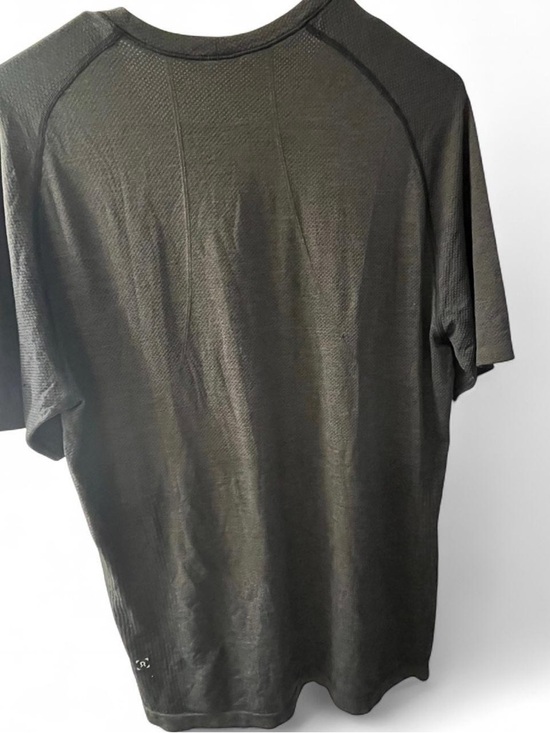 Men's Lululemon Metal Vent Tech Shirt - Picture 5 of 7